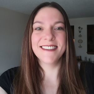 Meet your Posher, Crystal